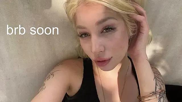 SallyCha on StripChat 