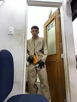 santiObrero on StripChat