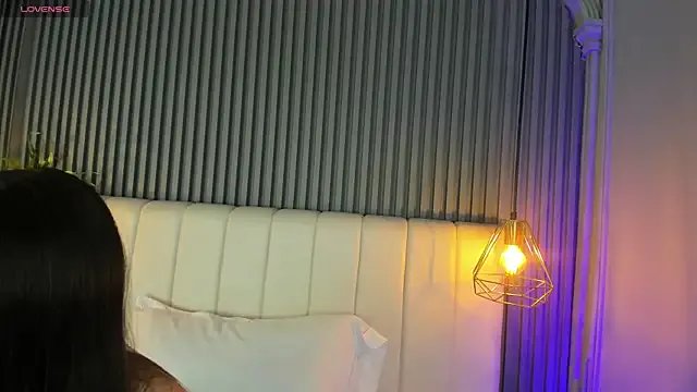 Freechat SaraRiley on StripChat