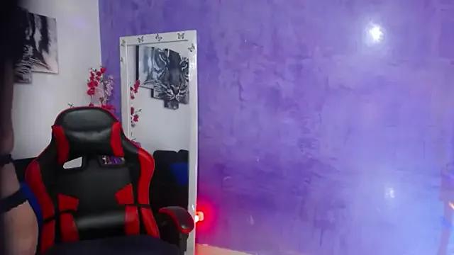 sarasmith3 on StripChat 