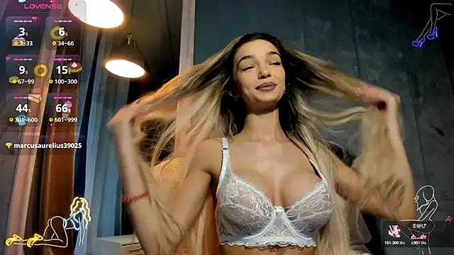 Sassy_Teen on StripChat