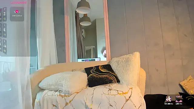 Sassy_Teen on StripChat