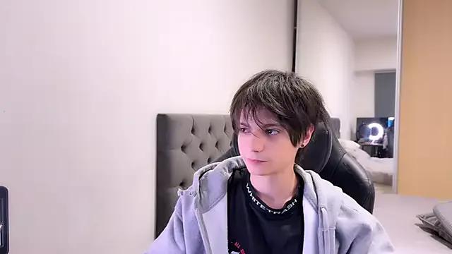 Freechat SasukeUhchiaa on StripChat