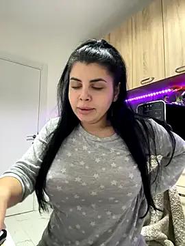 Scarlett-Dream — this pussy needs a finger