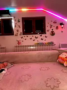 SelenaBee on StripChat 