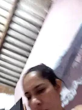 Selenahot23sexy — Baille desnuda