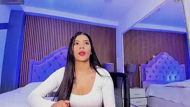 SelenaStonne on StripChat 