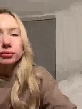 SexySaraxxoo — Rub pussy and taste