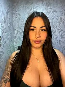 Freechat sexyyykloee on StripChat