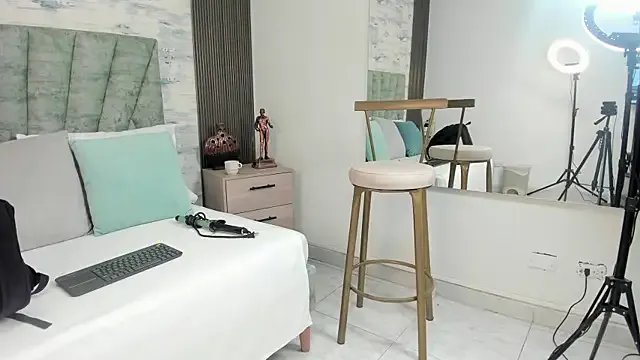 ShanelEvans on StripChat