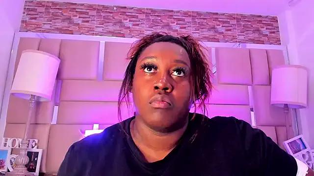 Freechat ShaniaBrownn on StripChat