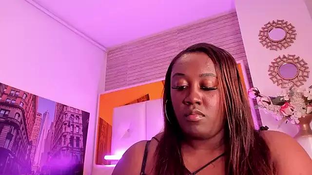 Freechat ShaniaBrownn on StripChat