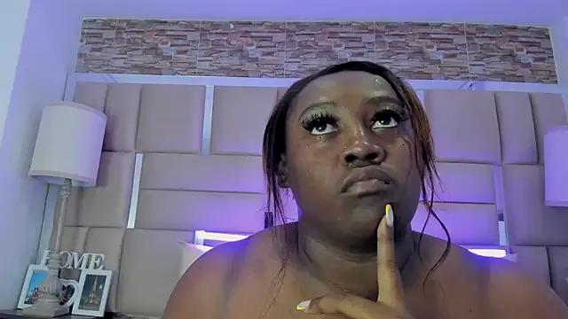 Freechat ShaniaBrownn on StripChat