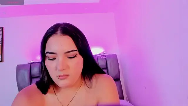 Freechat sofiacaramel on StripChat