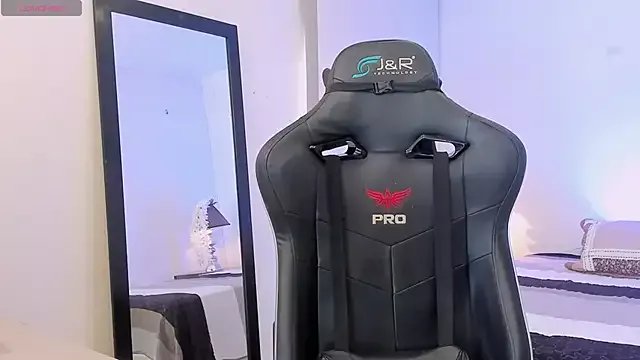 Freechat sofiarouge on StripChat