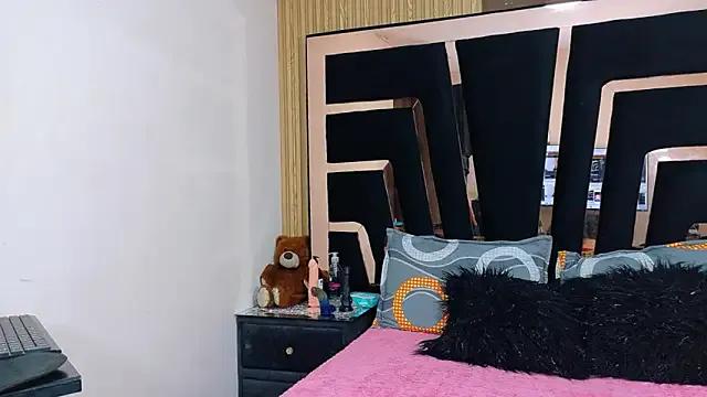 Freechat SolEvanss on StripChat