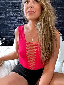 Freechat sophielove888 on StripChat