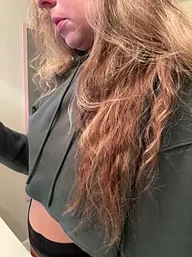 Freechat sophielove888 on StripChat