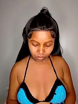 SquirtQueen222 on StripChat