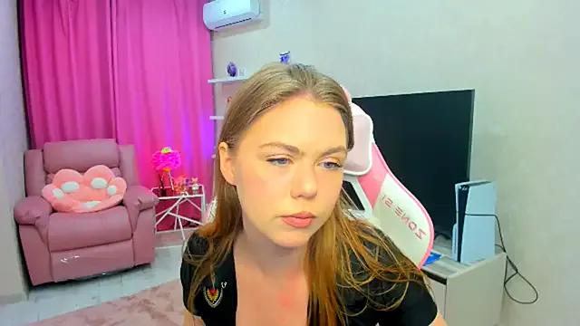 Freechat Strawberrye on StripChat