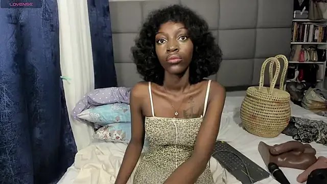 suhaila_suus on StripChat