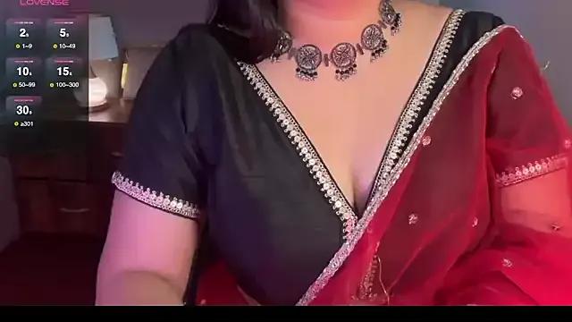 SunhariGirl on StripChat