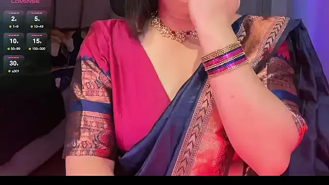 SunhariGirl on StripChat