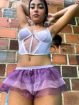 Freechat Sweed-virgin-pussy on StripChat