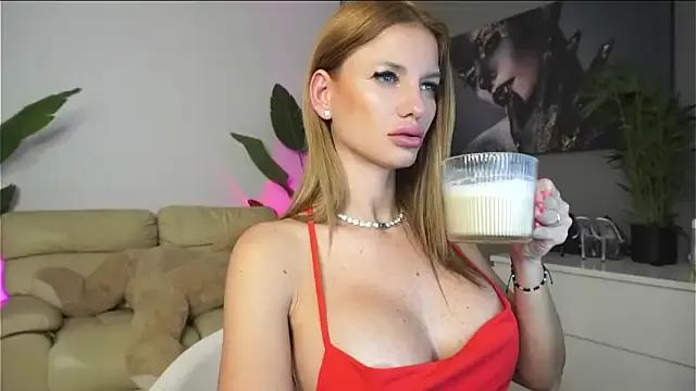 SweetBlondy35 on StripChat