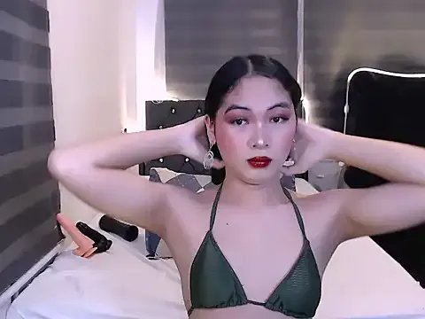 sylvannia_cumslut on StripChat