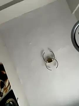 Teengirlmiaa on StripChat