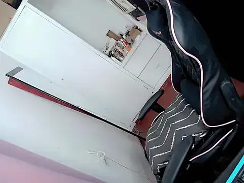 Freechat tgirljennie_69 on StripChat