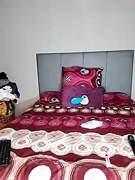 Freechat ThickPearlx23 on StripChat