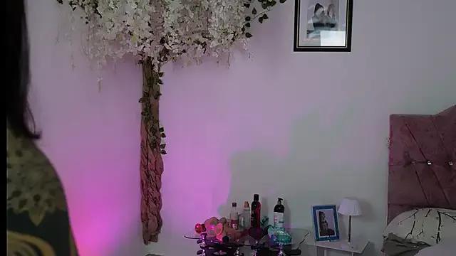 thin_princess on StripChat