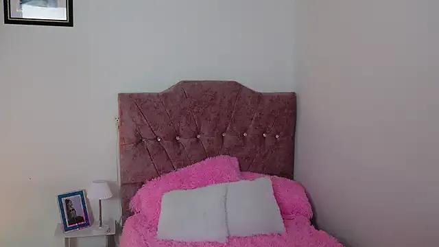 thin_princess on StripChat