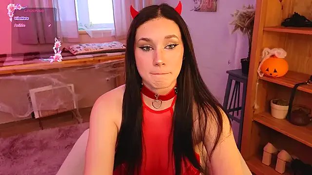 Freechat too_sexxxy on StripChat