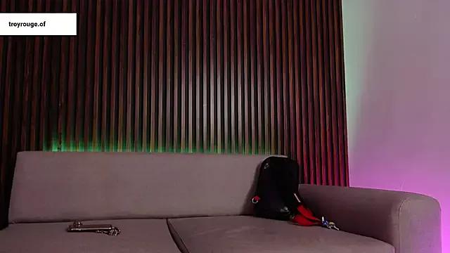 Freechat troy_rouge on StripChat