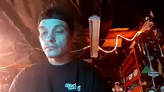 Freechat twistafatpipe on StripChat