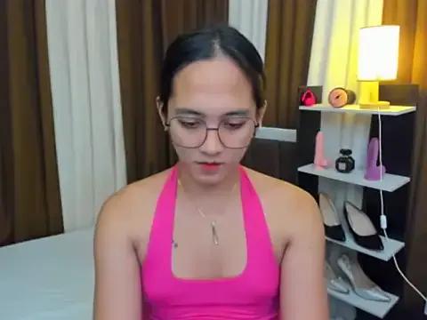 Freechat URHottestAngel on StripChat