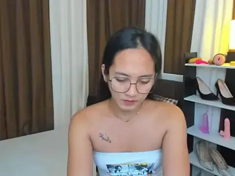 Freechat URHottestAngel on StripChat