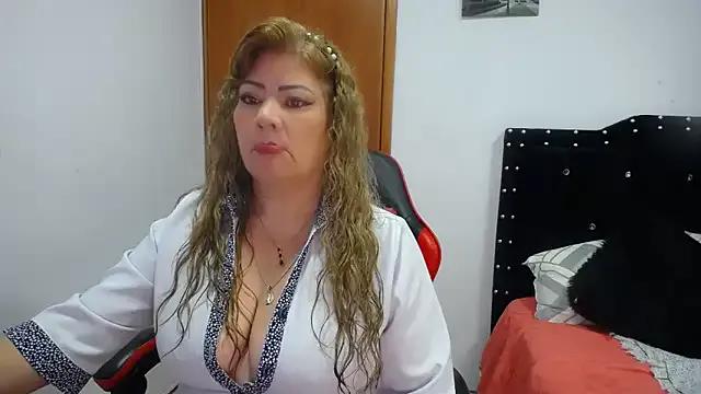 Freechat Ursulawhite69 on StripChat