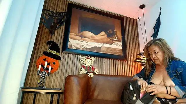 Freechat Valentinadiazz1 on StripChat