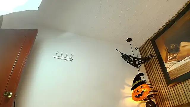 Freechat Valentinadiazz1 on StripChat