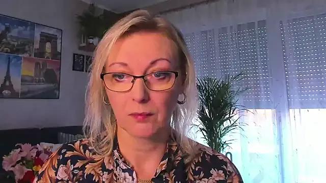 vanessa_chat — ....