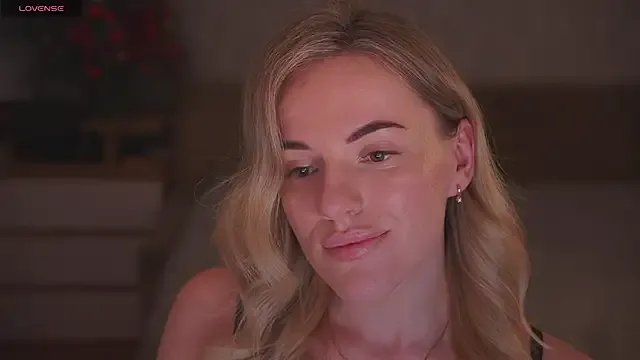 Vanille_Mystery on StripChat