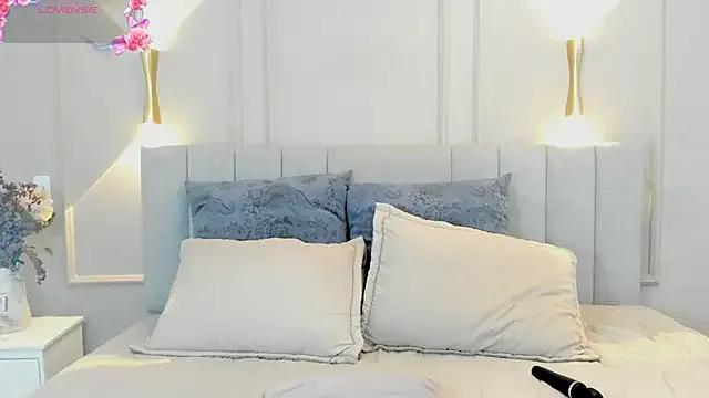 StripChat victoria_bourne is Freechat victoria_bourne — take off my thong