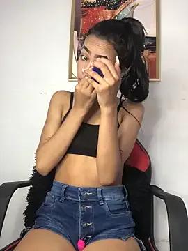 Freechat violeta_18x on StripChat