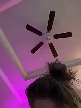 Freechat Vivian_MayXxX on StripChat