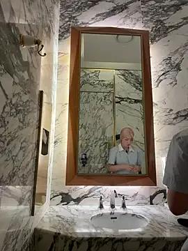 Freechat winter11 on StripChat