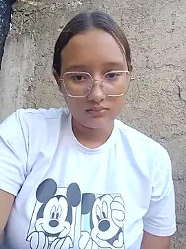 Freechat young_dairy01 on StripChat